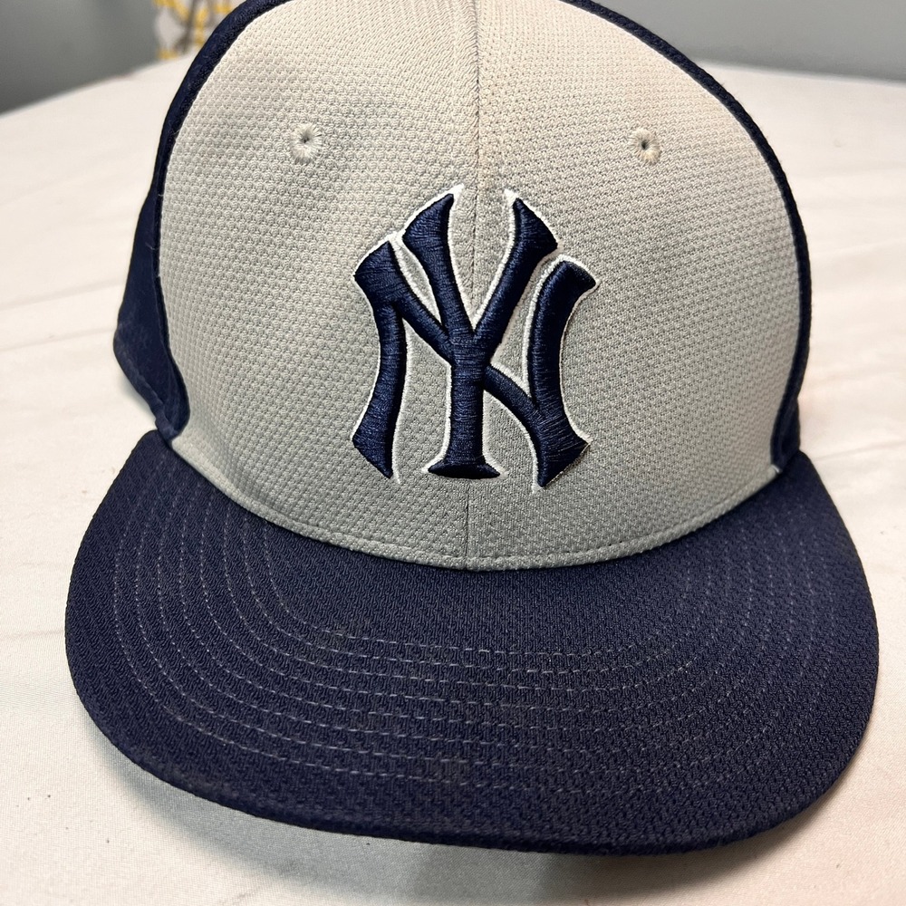 New York Yankees OC Sports MLB Hat Navy Grey Q3 Technology OSFM Adjustable Cap